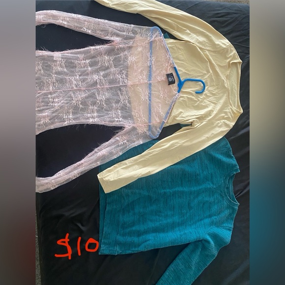 Button-Up Shirts - Picture 3 of 3